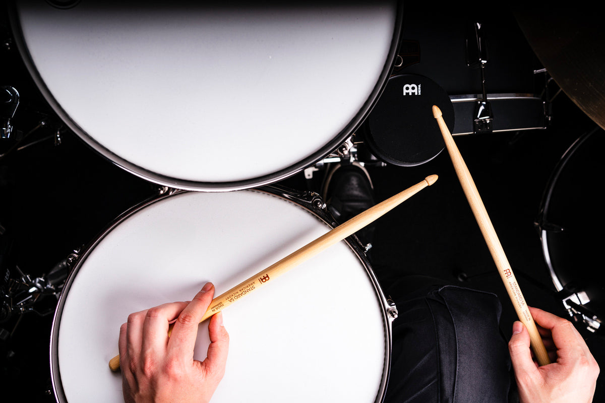 Pad d'entraînement grosse caisse Meinl 4", mousse"Marshmallow", se fixe au cerceau de grosse caisse grâce à ses attaches