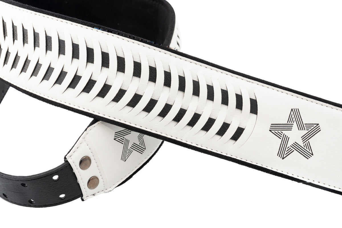 Courroie modèle PAUL TURNER SIGNATURE, extérieur synthétique, largeur 7 cm, longueur 95 à 150 cm, porte-médiators intégré, blanc