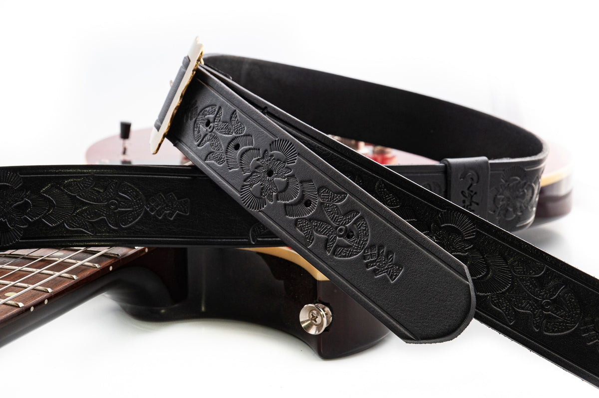 Courroie modèle LEGEND BM BOHEMIAN, cuir haute qualité, largeur 4 cm, longueur 96 à 145 cm, porte bottleneck intégré, noir