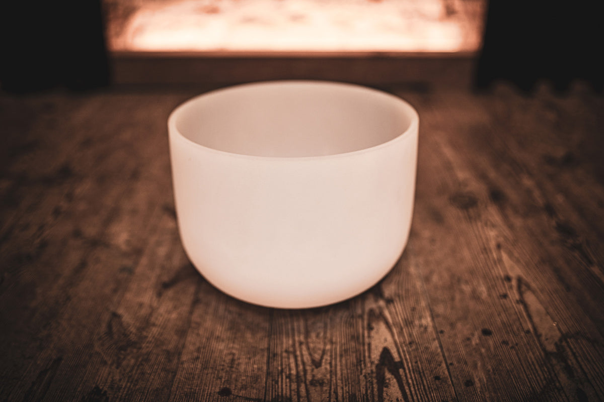Bol tibétain d'une taille de 12" (30,48 cm), hauteur : 23,62 cm.