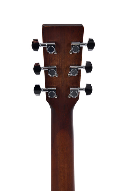 Modèle 000-15-AGED, Forme 000, table épicéa Sitka, fond & éclisses acajou, sillet & chevalet en os, sunburst satiné vieilli