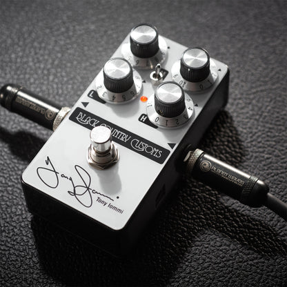 Pédale boost signature Tony Iommi, série limitée, argent