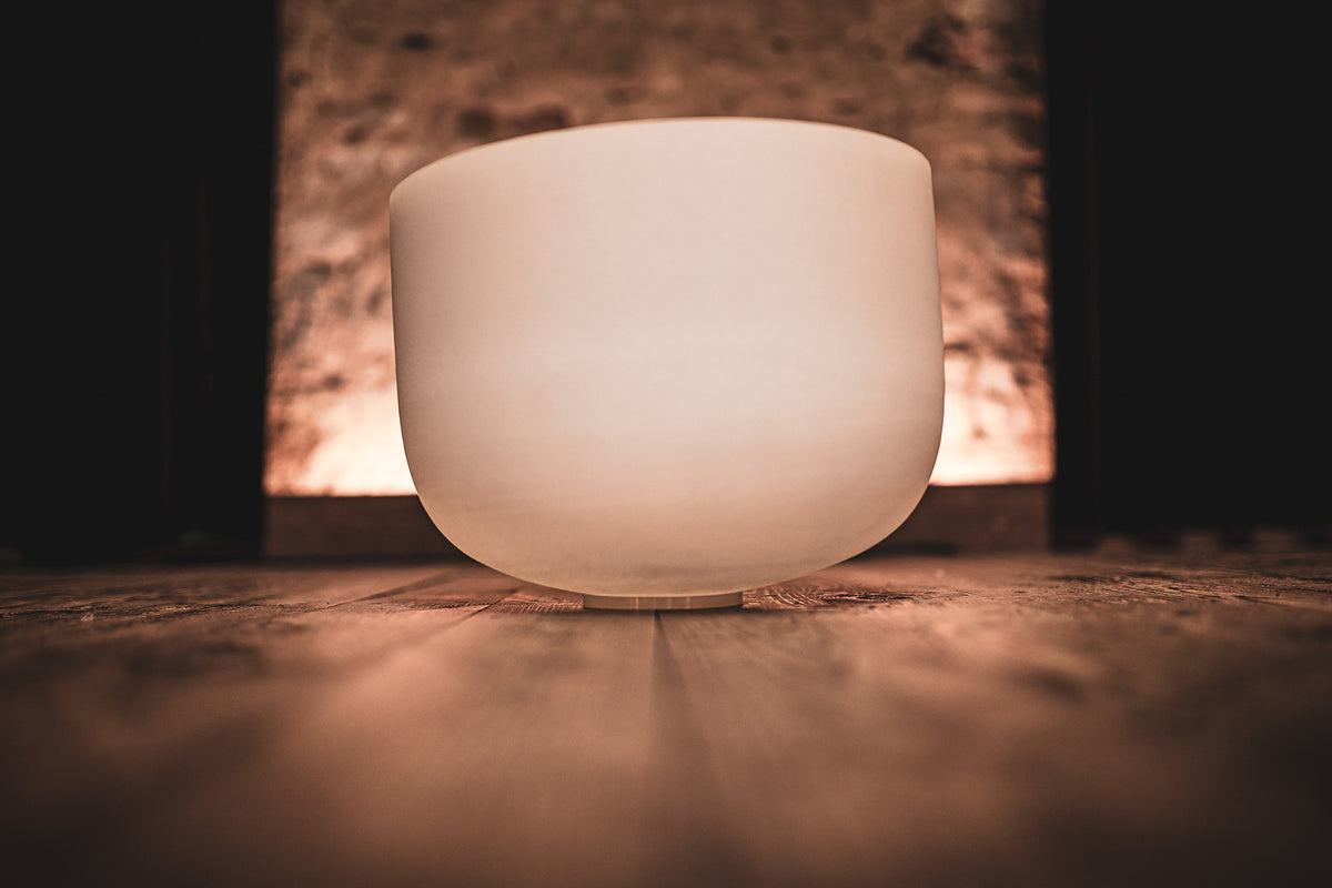 Bol tibétain d'une taille de 13" (33,02cm), hauteur : 24,38 cm.