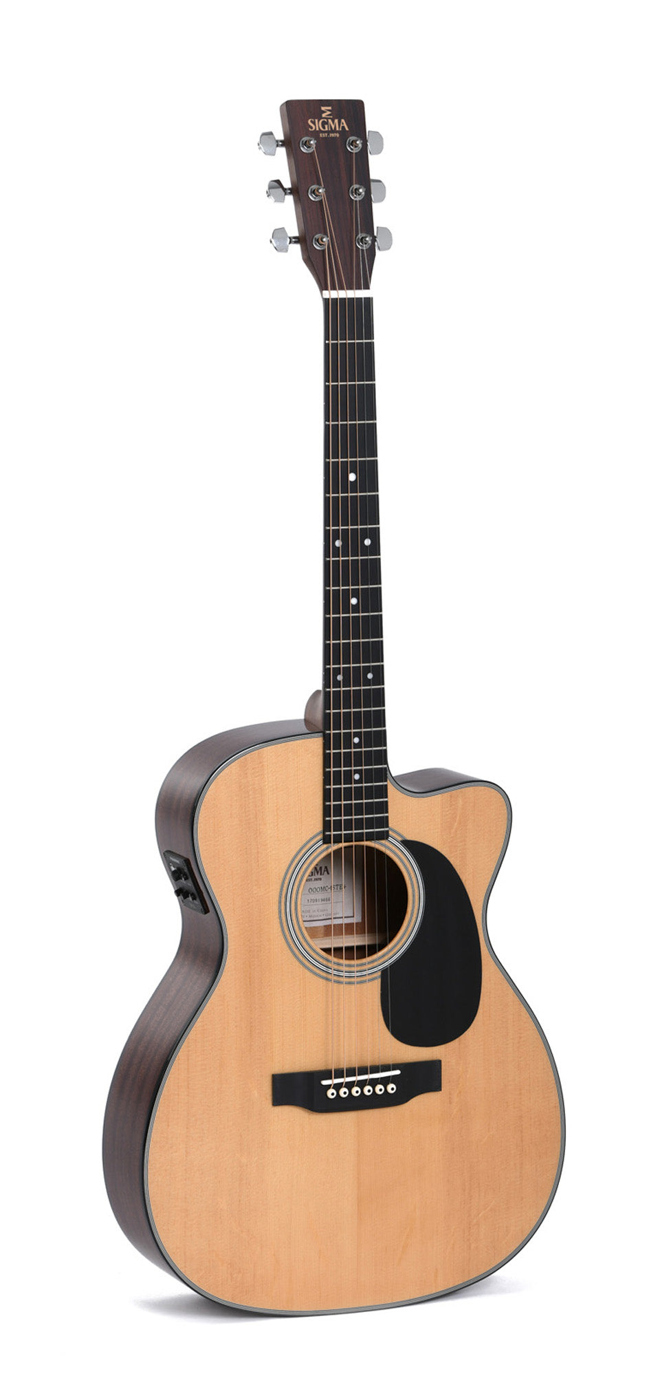 Modèle 000MC-1E, Forme 000 pan coupé, table épicéa massif, f/e acajou, touche micarta, EQ Fishman, naturel brillant